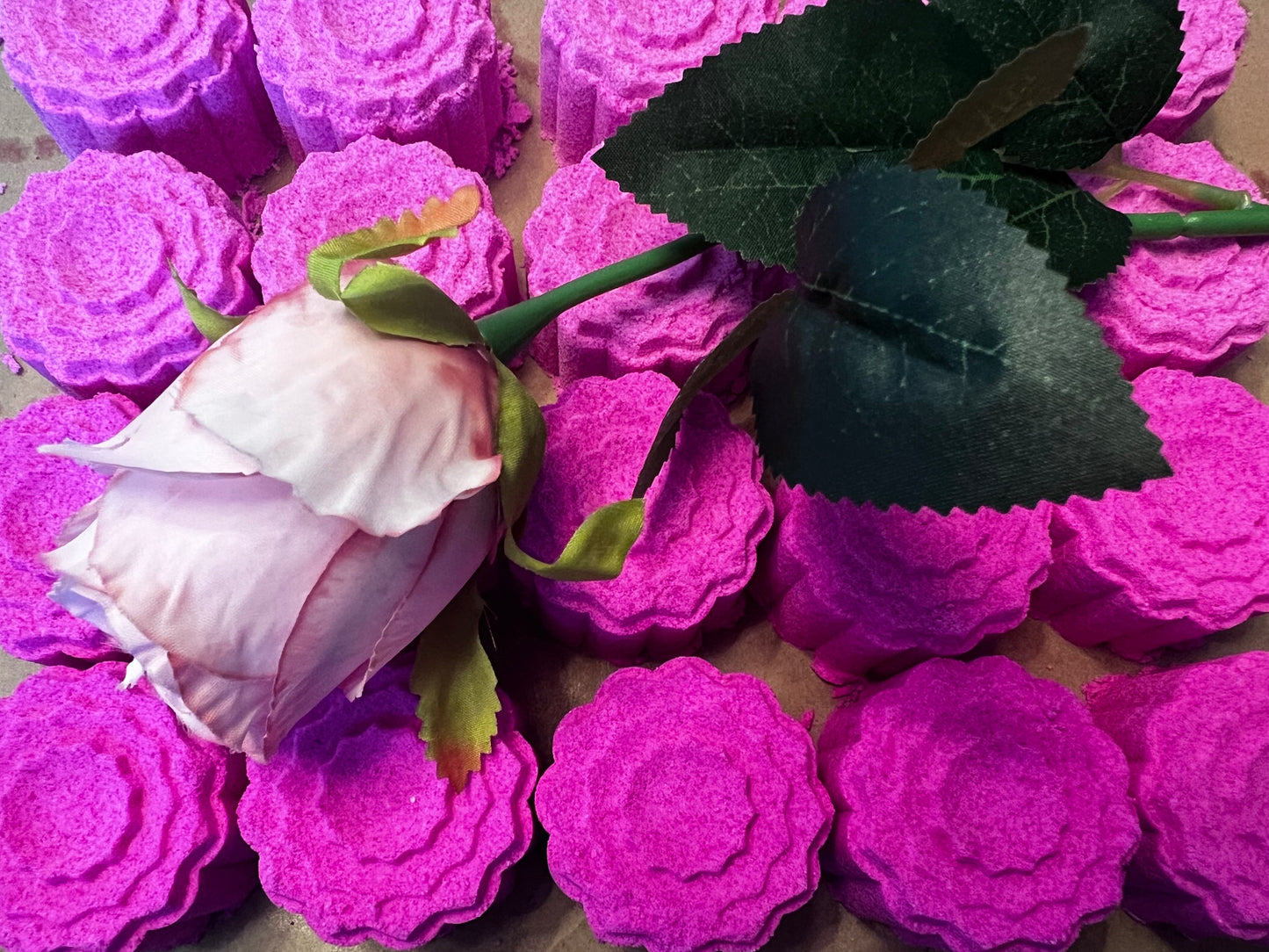 Rose Geranium Foaming Bath Bomb